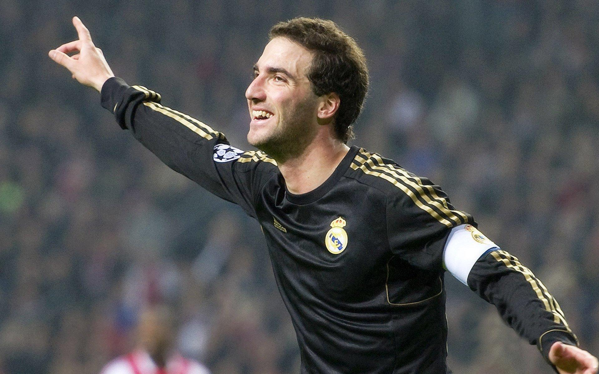 英超争冠白热化,曼城、阿森纳、利物浦三强鏖战,谁能笑到最后?