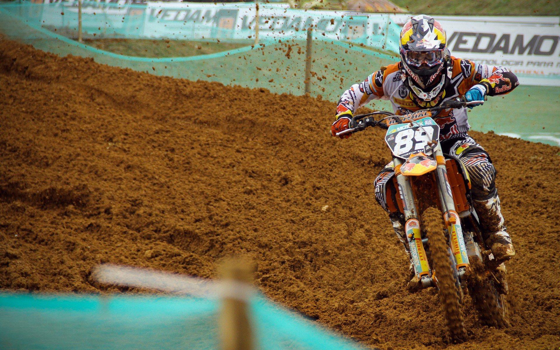 纳达尔强势回归红土赛场,法网前景引热议