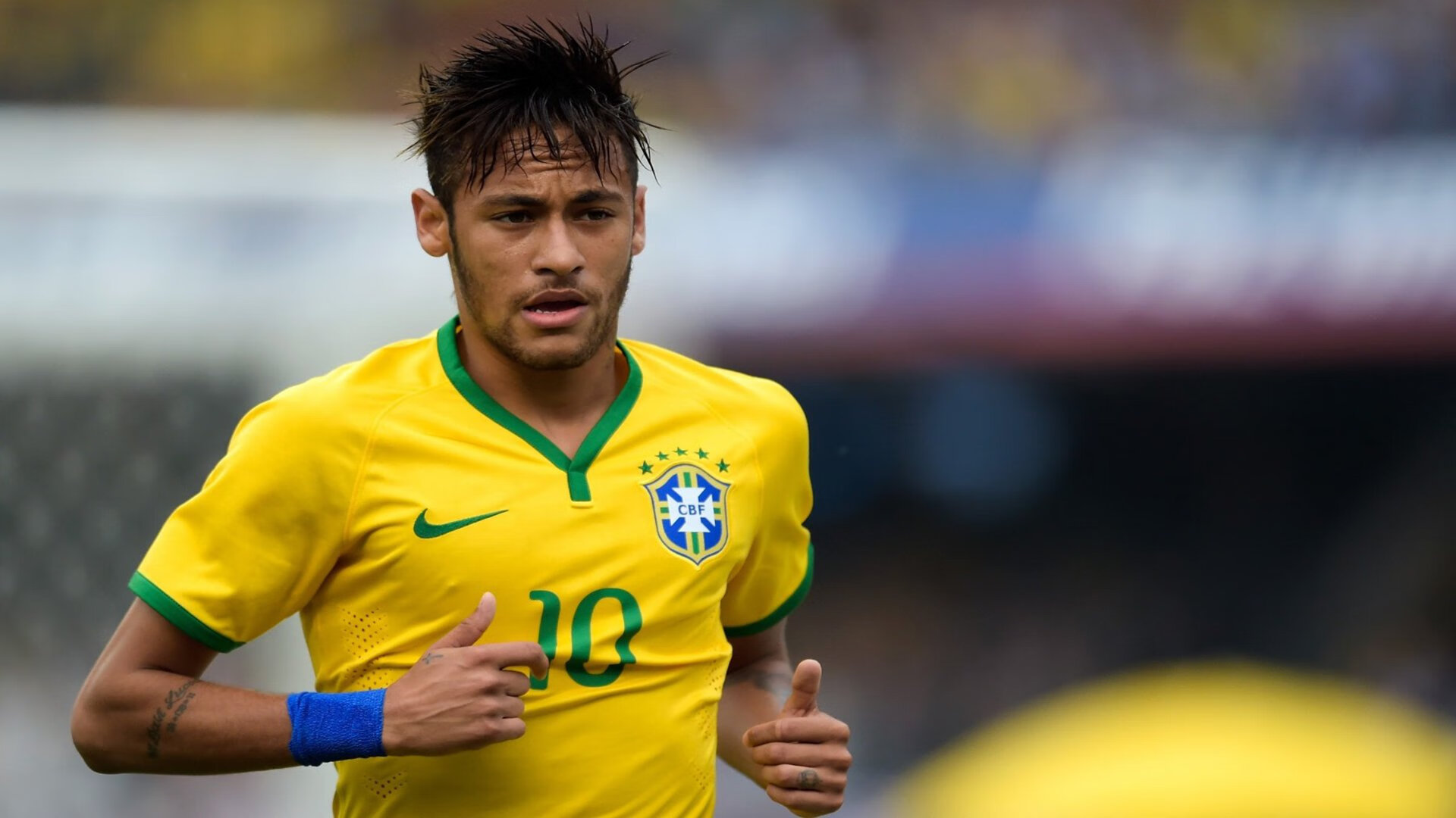 德甲联赛激战正酣,拜仁慕尼黑与多特蒙德上演巅峰对决